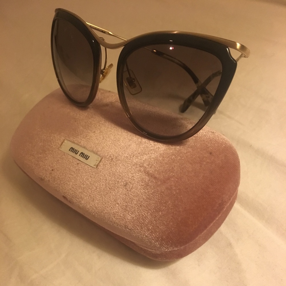 Authentic Miu Miu Cat Eye Sunglasses With Case - image 3